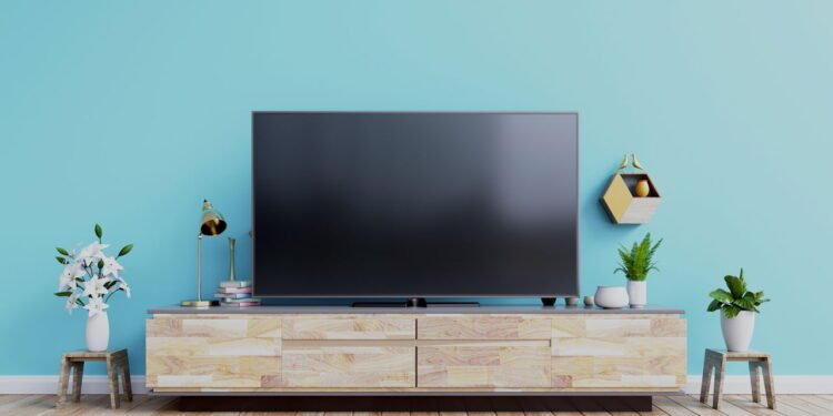 4 formas de conectar o celular na TV de maneira simples