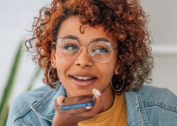 A clonagem de voz é real e pode ser perigosa! Saiba como se proteger