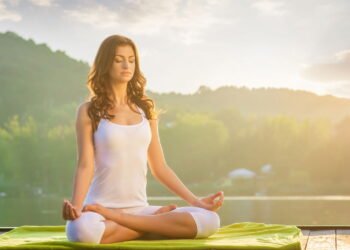 O erro que você comete e que piora sua dor na lombar sem saber