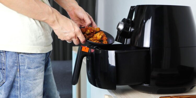 Air Fryer // Créditos: depositphotos.com / halocraft