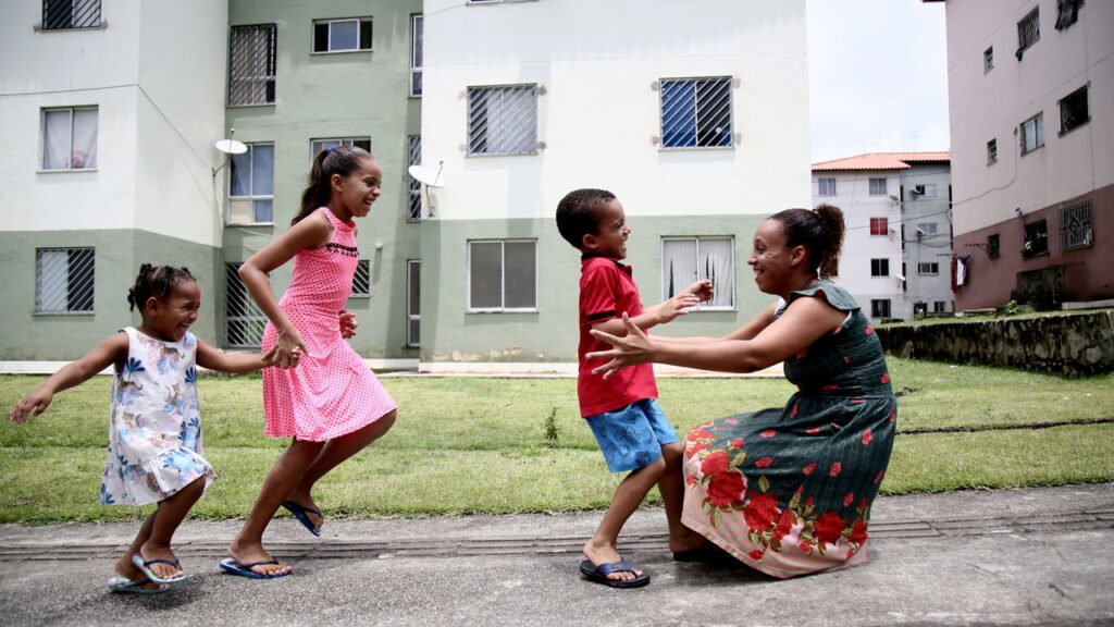 Cidades em Crise: Benefícios Sociais Antecipados