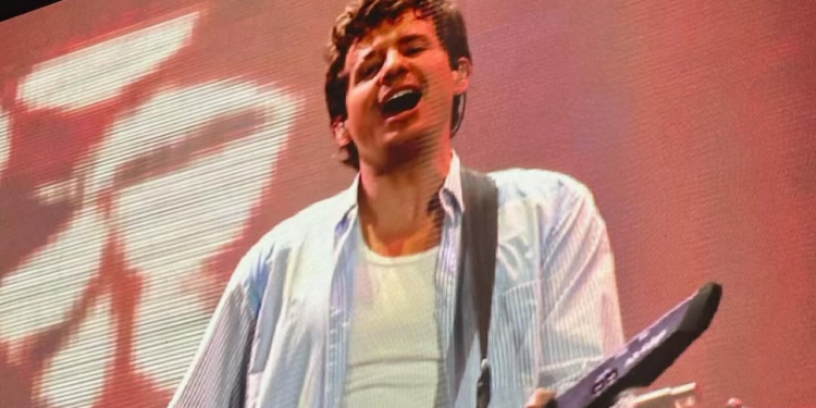 Conheça o patrimônio e trajetória de sucesso de Charlie Puth