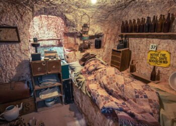 Os moradores dessa cidade vivem em casas subterrâneas para escapar do calor