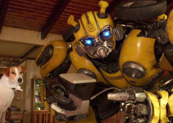 Aposto que você não o sabe quão rico é o ator por trás de Bumblebee