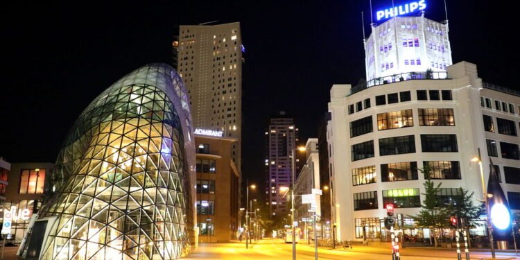 Conheça a cidade onde as ciclovias brilham no escuro com energia solar