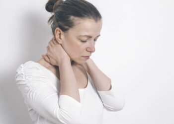 Fibromialgia precisa ser tratada, e você pode contar com a ajuda desses exercícios