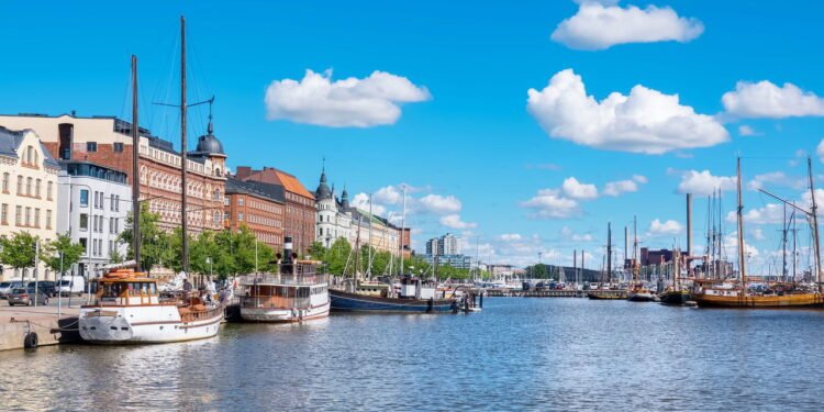 Conheça a cidade onde todo recém-nascido ganha um livro infantil personalizado