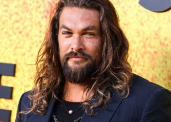 Jason Momoa atualiza fãs sobre gavações de Supergirl