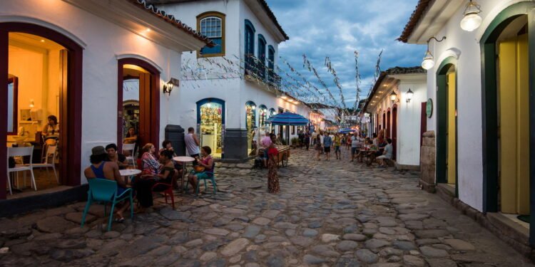 Essa cidade do Rio de Janeiro é uma verdadeira relíquia colonial cheia de tranquilidade