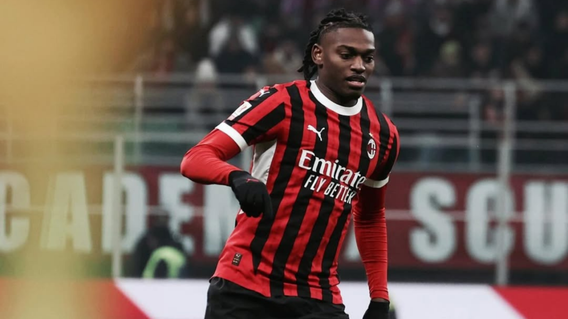 Rafael Leão é uma estrela em ascensão no futebol, mas com patrimônio ...