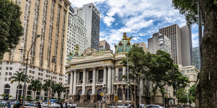 Rio de Janeiro vive expectativa de novo edital com salário de até R$ 2500, veja detalhes