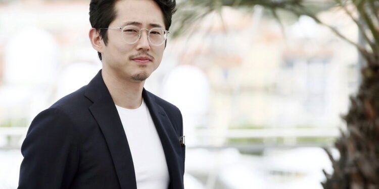 Steven Yeun construiu império além de The Walking Dead