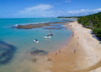 Essa cidade com praia virou desejo de todos os brasileiros