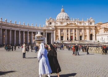 Quem foi o primeiro Papa eleito? Veja como começou