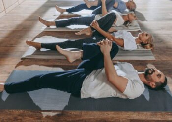 Os alongamentos essenciais para você construir uma boa postura corporal