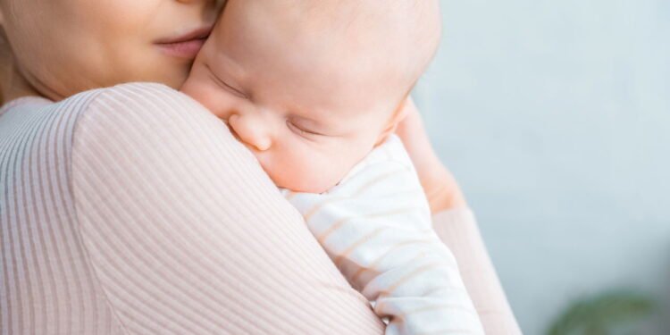 O chá poderoso que vai fazer seu bebê dormir a noite inteira