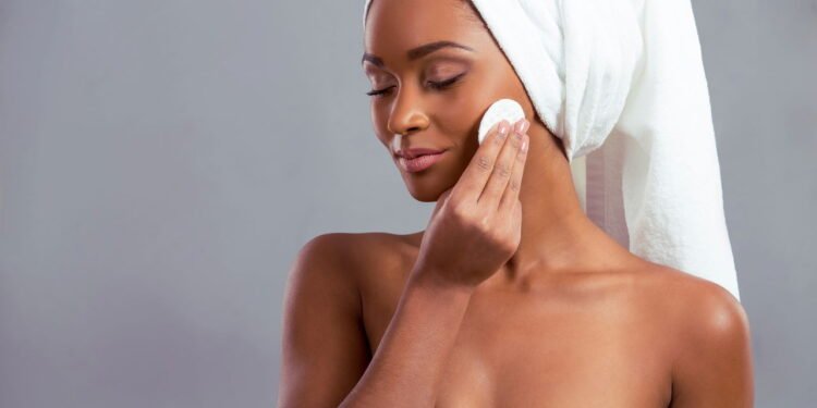 Dormir com cabelos molhados realmente faz mal?