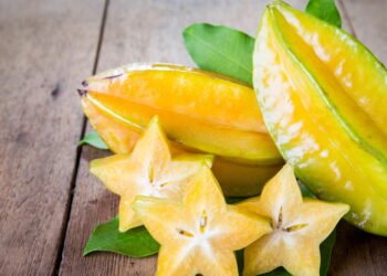 Como plantar carambola em casa mesmo com pouco espaço