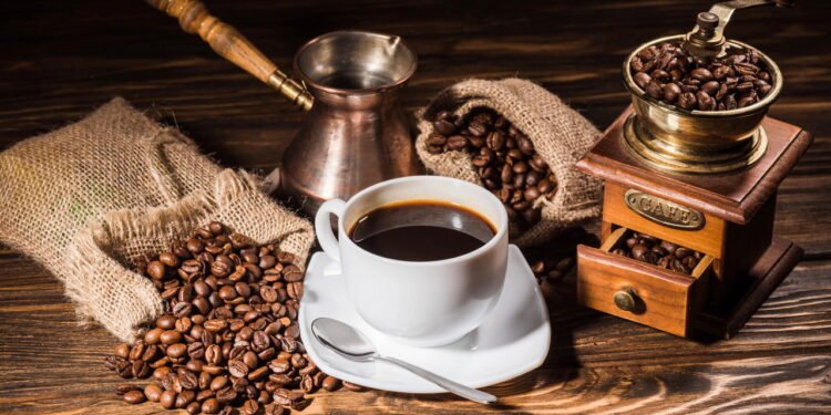 Nunca tome café dessas 3 formas e proteja sua saúde