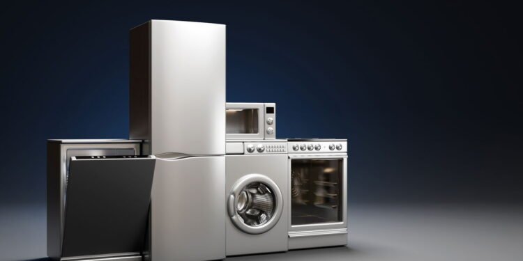 Conta de luz alta? Tire esses 8 aparelhos da tomada agora!