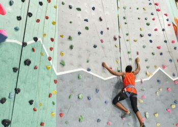 Você pode criar um espaço para escalada na sua própria casa seguindo essas dicas