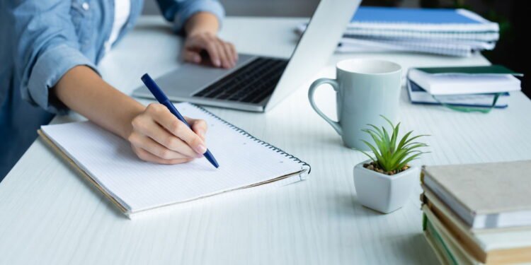 Escrever pode ser uma ótima forma de manter seu bem-estar mental em dia!