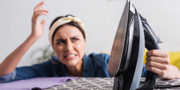 Melhroes dicas para fazer seu ferro de passar durar muito mais