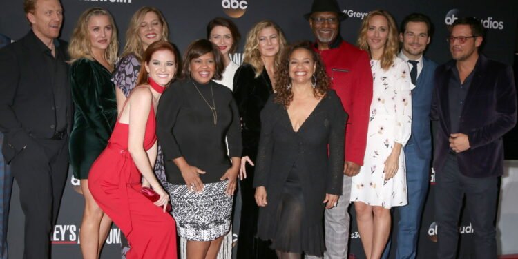 Atriz de Grey’s Anatomy revela que foi recusada em papel de The White Lotus