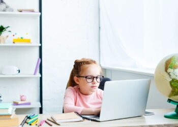 Como criar um ambiente de estudo ergonômico para crianças e adolescentes