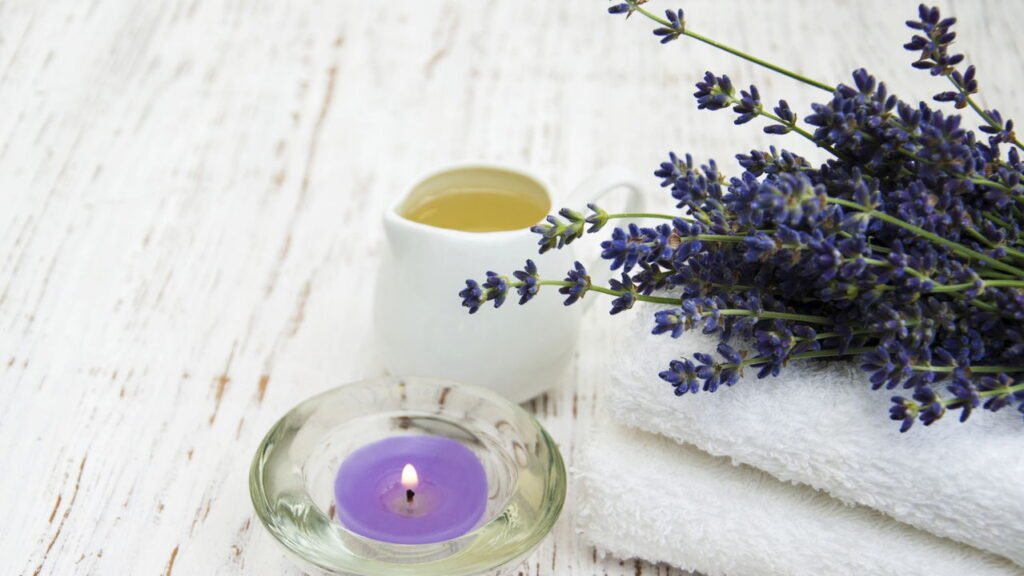 Você não imagina o que algumas gotas de lavanda podem fazer com o seu bem-estar