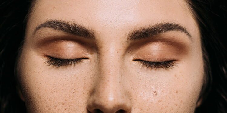 Quinze minutos olhos fechados e sua tensão pode começar a sumir