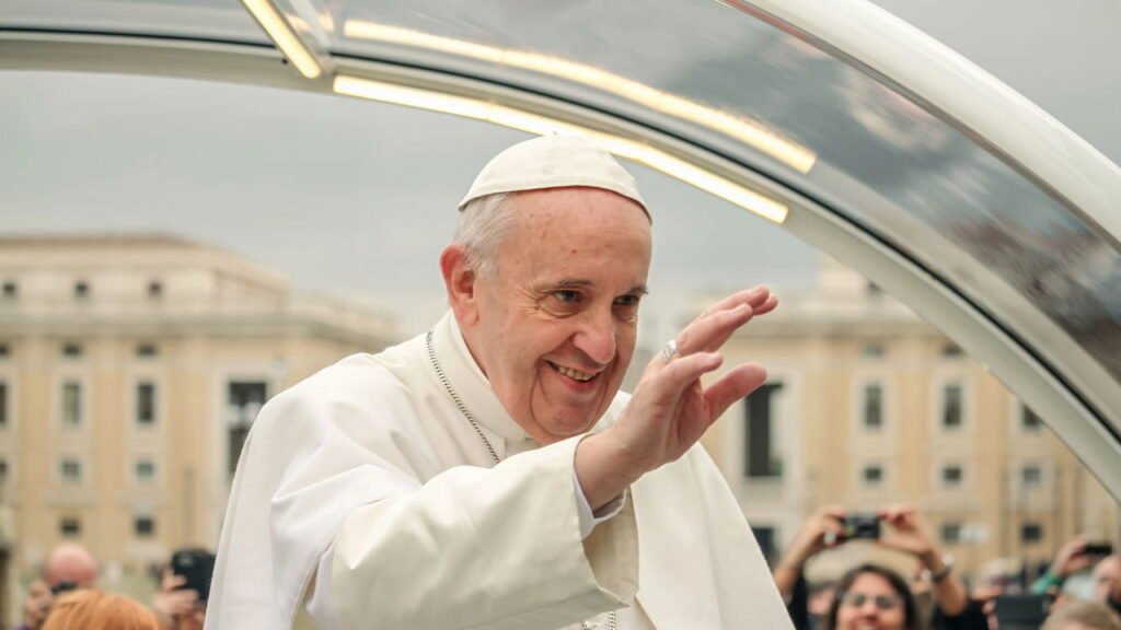 Quanto o Vaticano pagava de salário para o Papa?