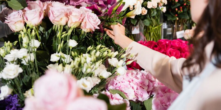 Manter um jardim sempre florido pode ser um desafio, mas algumas plantas florescem durante todo o ano - Créditos: depositphotos.com / HayDmitriy