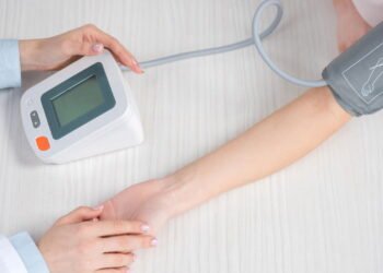 Como ouvir música pode te ajudar a controlar a pressão arterial?