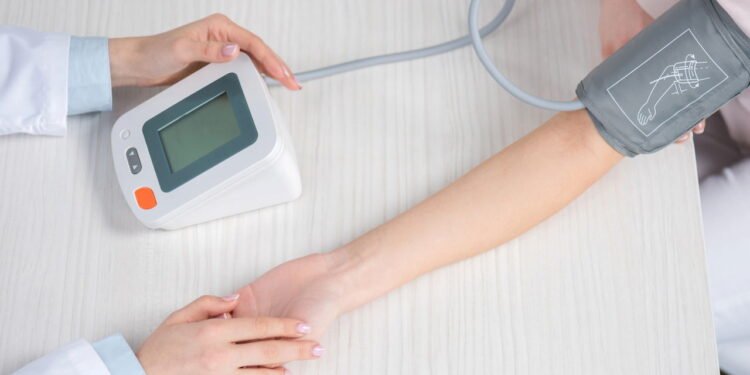 Como ouvir música pode te ajudar a controlar a pressão arterial?