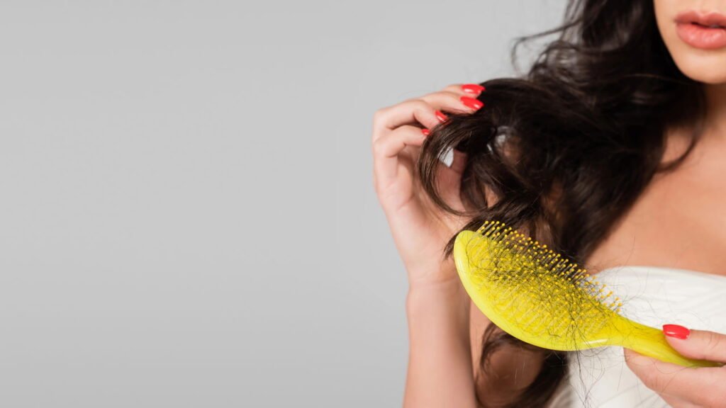 É verdade que o cabelo cai mais no outono?