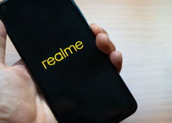 Realme 14 Chega ao Brasil com 5G e IA: Preços e Especificações