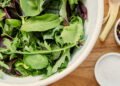 Como colher e armazenar rúcula para manter o frescor por mais tempo