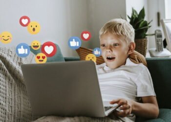 Os perigos do uso das redes sociais por crianças sem supervisão