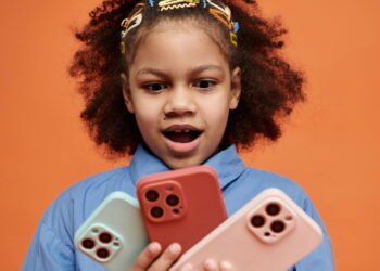 Afinal, qual a idade certa para expor crianças às telas?