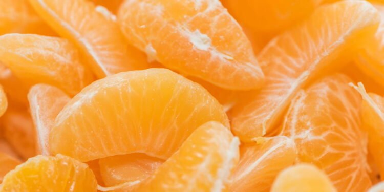 A tangerina é uma das melhores fontes naturais de vitamina C - Créditos: depositphotos.com / VadimVasenin