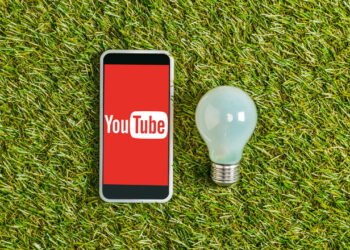 Veja a fortuna do artista que fez sucesso no YouTube aos 12 anos