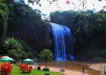 O que você vai encontrar nessa cachoeira no interior de SP vai surpreender