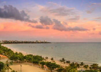 Esse vilarejo no interior de Alagoas é conhecido pelas casas coloridas e clima de paz