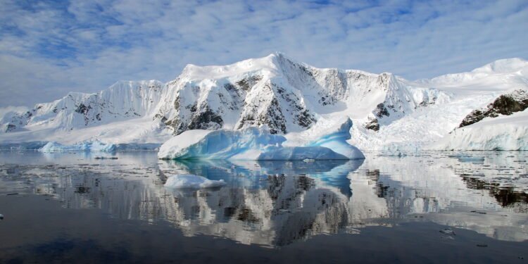 Cientistas notam pela primeira vez um crescimento na Antártida