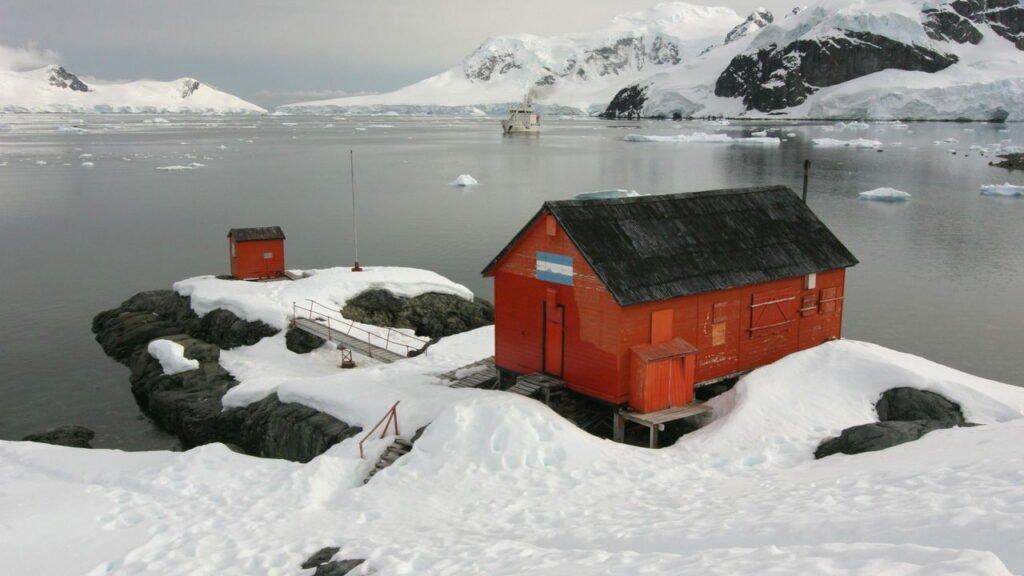 Cientistas descobrem mundo inteiro oculto embaixo da Antártida