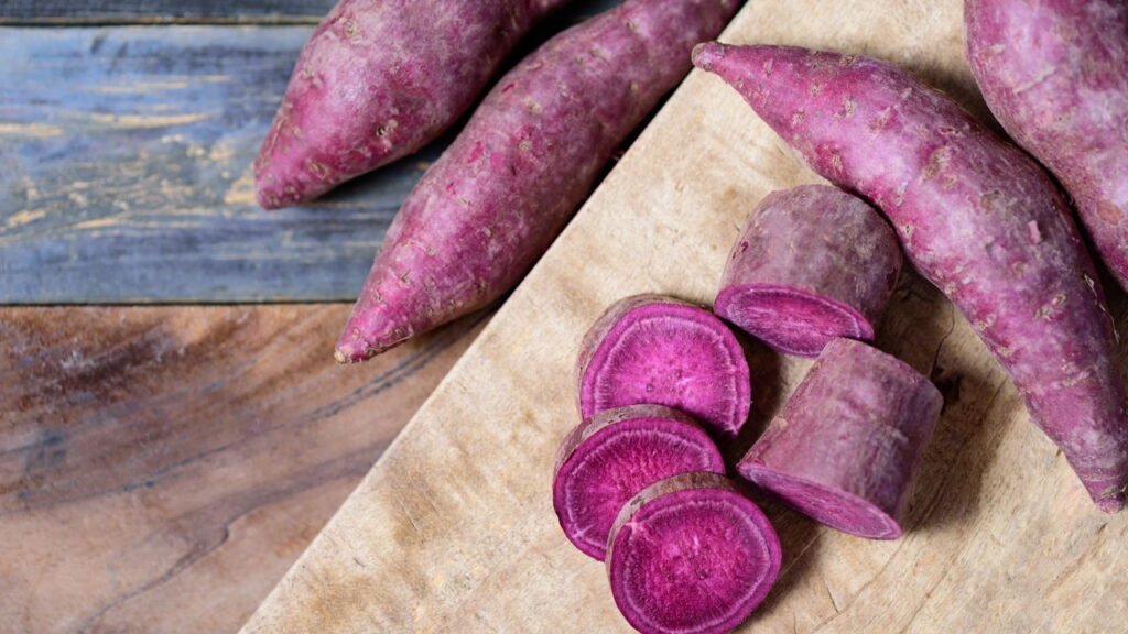 Aprenda a plantar batata-doce roxa em casa de forma fácil e econômica