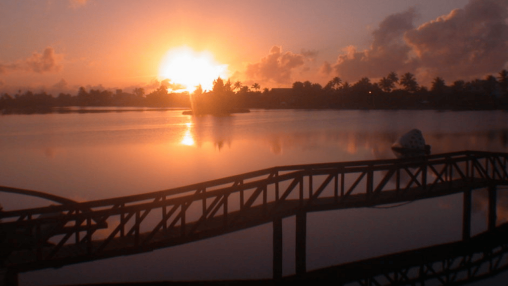 Essa cidade baiana une indústria, urbanismo moderno e praias incríveis
