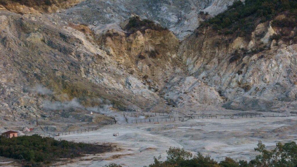 Supervulcão na Itália dá sinais de erupção após 40 anos de silêncio