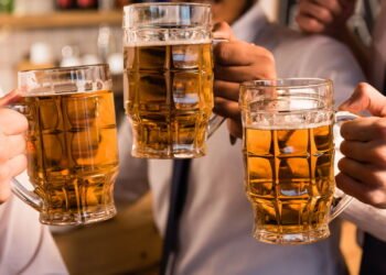 Especialista revela quanto a cerveja pode te fazer engordar